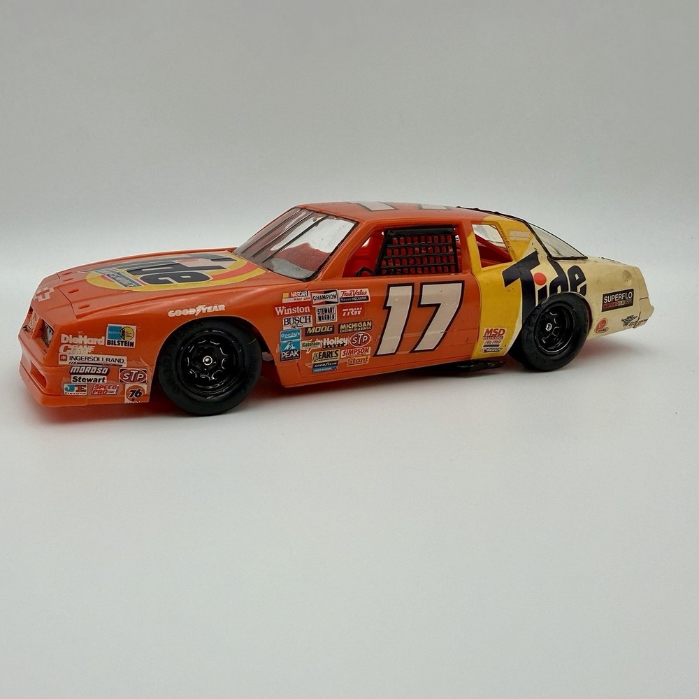 Vintage 1987 Monogram Darrell Waltrip Tide #17 Chevrolet Monte Carlo NASCAR